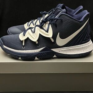 Nike Men’s Kyrie Irving Five Sneakers